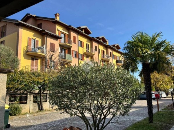 appartamento in vendita a Lomagna