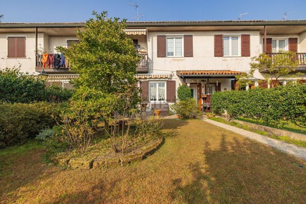 casa indipendente in vendita a Lomagna