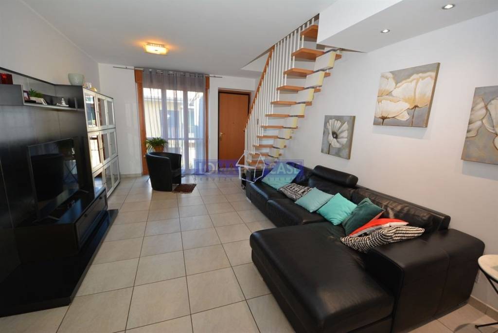 appartamento in vendita a Lomagna