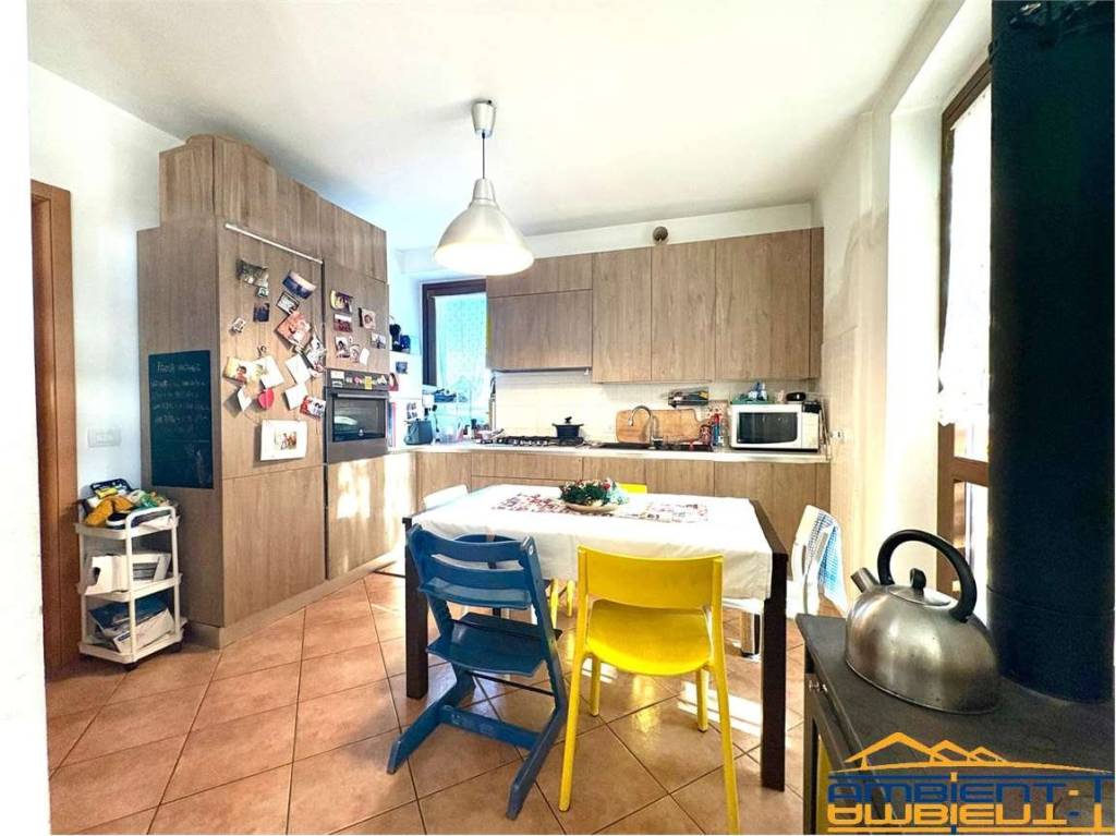 casa indipendente in vendita a Lomagna in zona Fornace