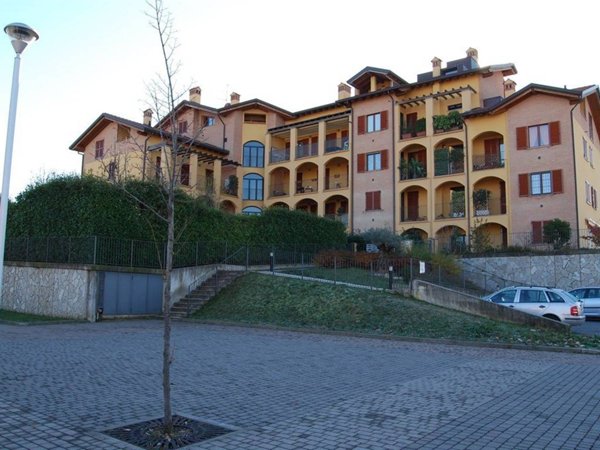 appartamento in vendita a Lomagna
