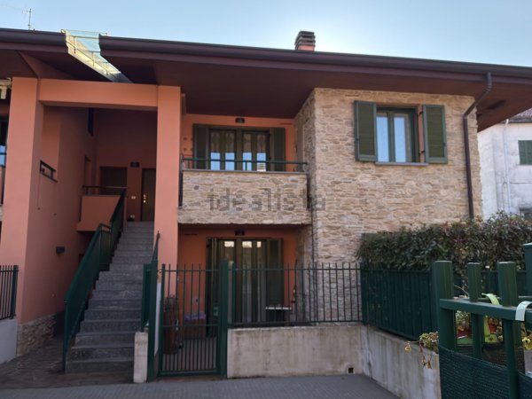 appartamento in vendita a Lomagna