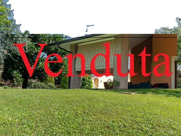 casa indipendente in vendita a Lomagna