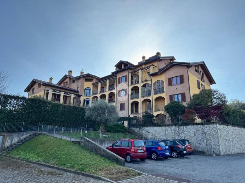 appartamento in vendita a Lomagna