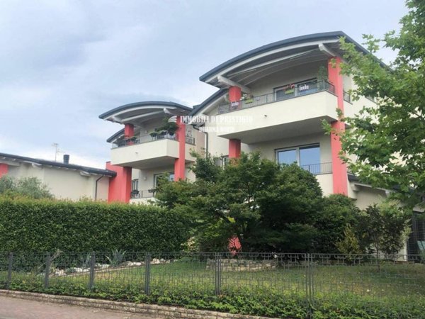 appartamento in vendita a Lomagna