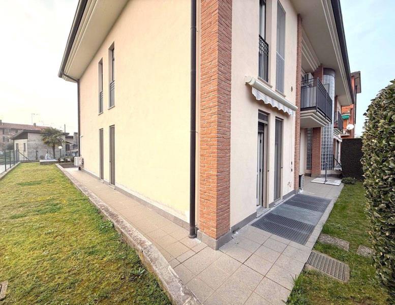 appartamento in vendita a Lomagna