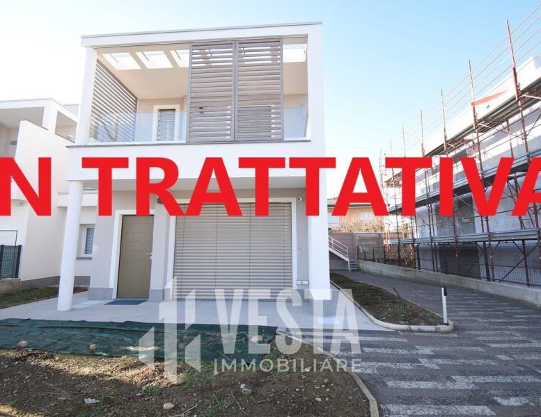 casa indipendente in vendita a Lomagna