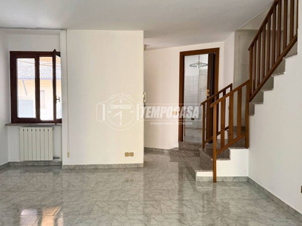 casa indipendente in vendita a Lomagna