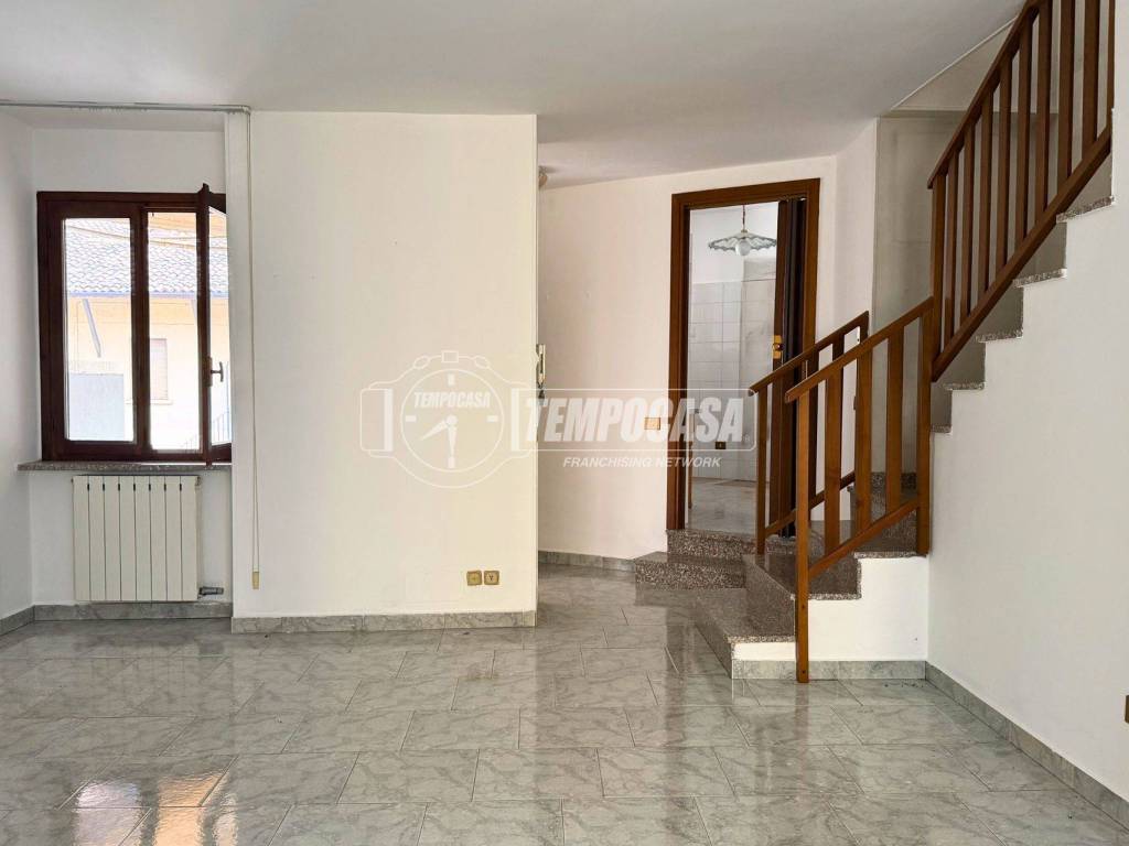 casa indipendente in vendita a Lomagna