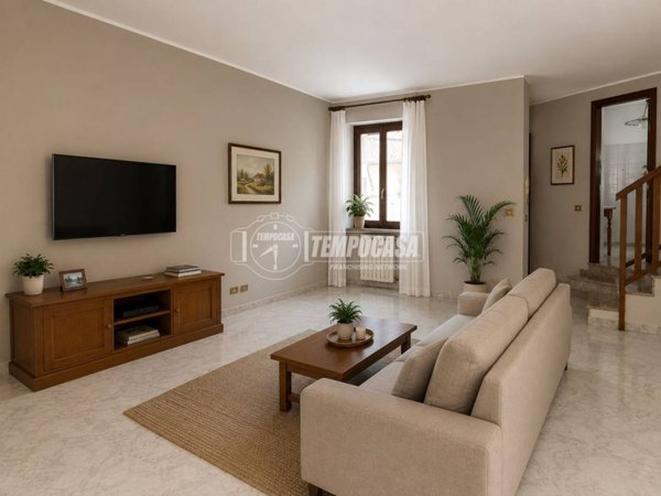 casa indipendente in vendita a Lomagna