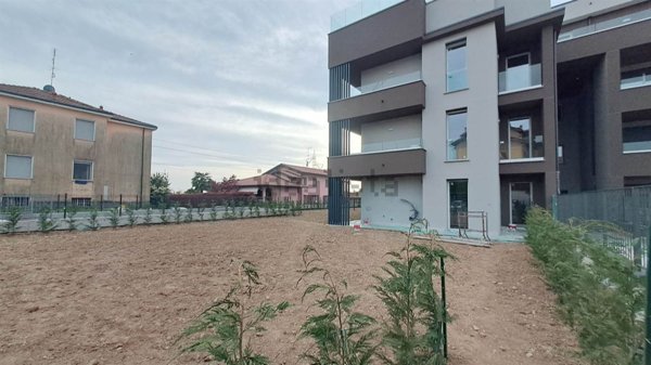 appartamento in vendita a Lomagna
