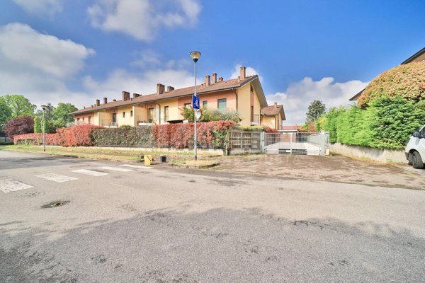 appartamento in vendita a Lomagna