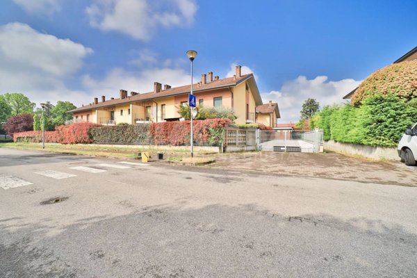appartamento in vendita a Lomagna