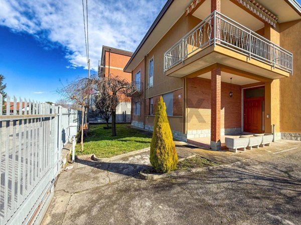 casa indipendente in vendita a Lomagna