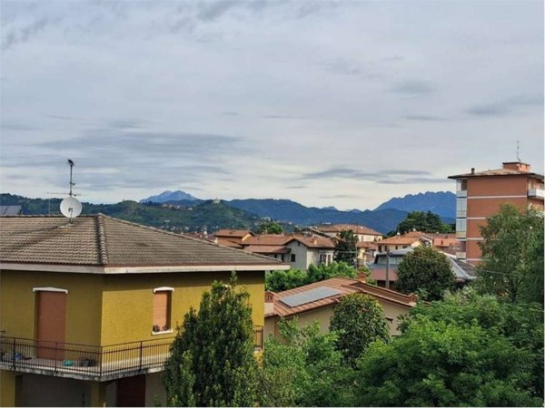 appartamento in vendita a Lomagna