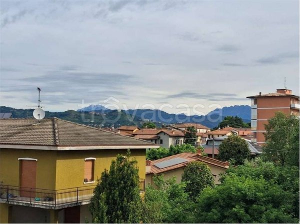 appartamento in vendita a Lomagna