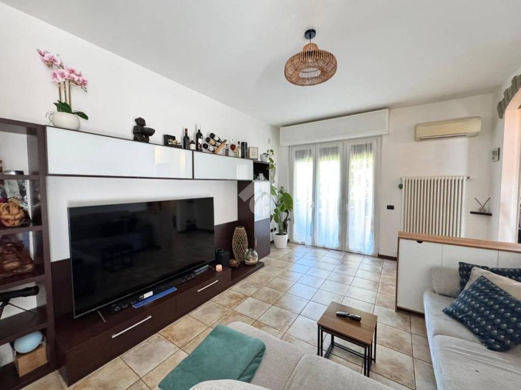 appartamento in vendita a Lomagna