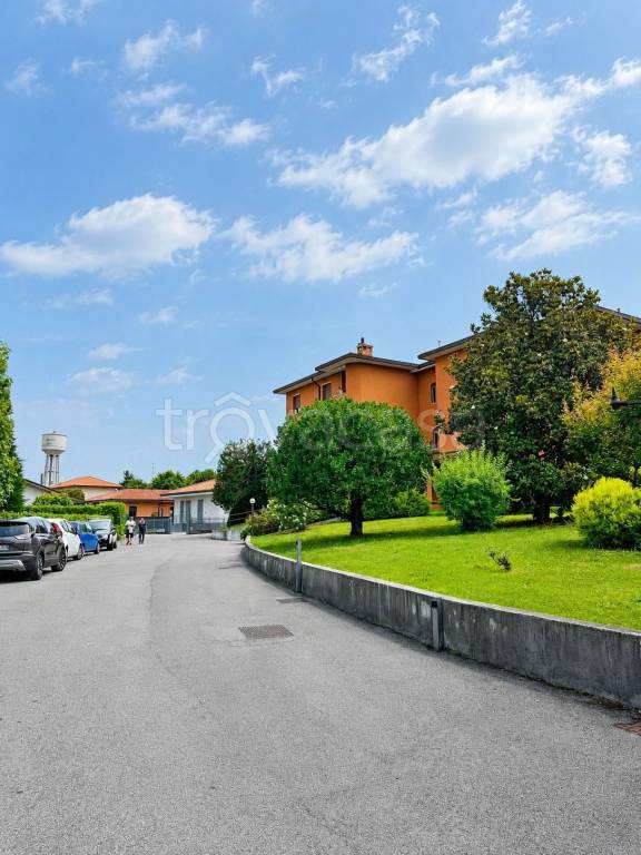 appartamento in vendita a Lomagna