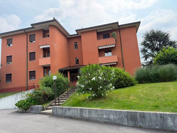appartamento in vendita a Lomagna