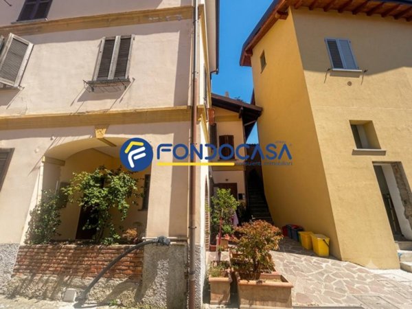 appartamento in vendita a Lomagna