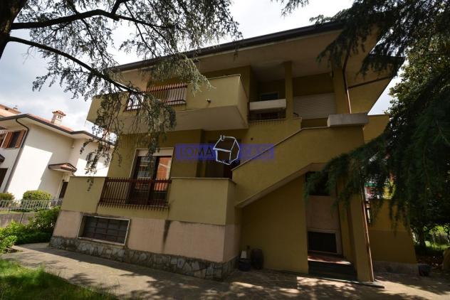 casa indipendente in vendita a Lomagna