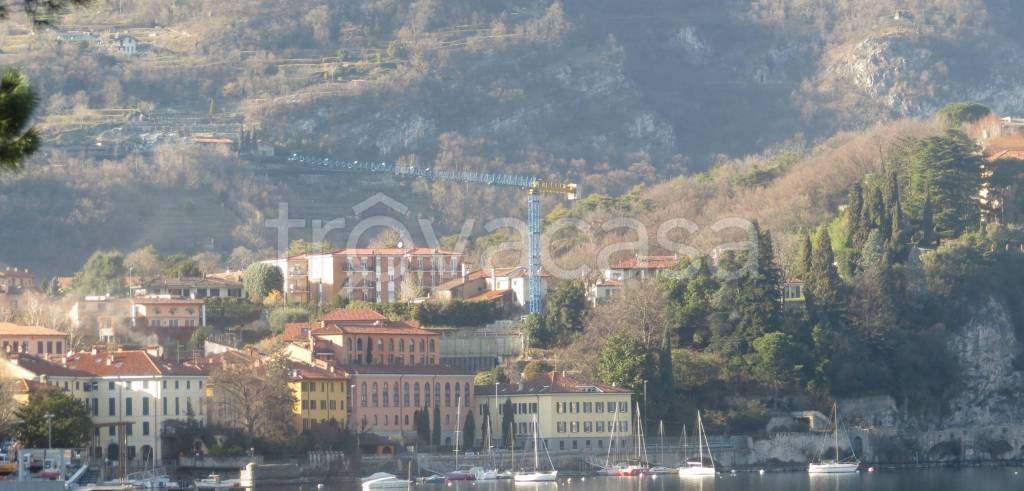 casa indipendente in vendita a Malgrate