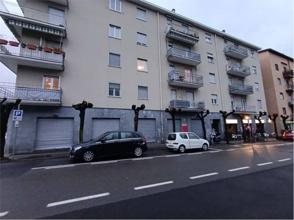 negozio in vendita a Malgrate