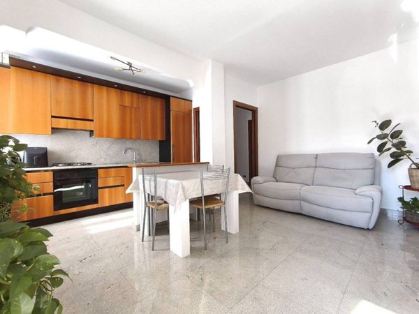 appartamento in vendita a Malgrate in zona Centro