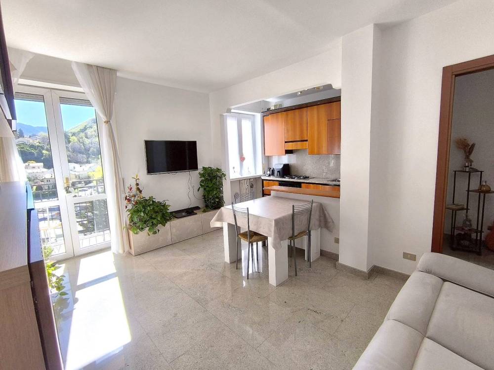 appartamento in vendita a Malgrate in zona Centro
