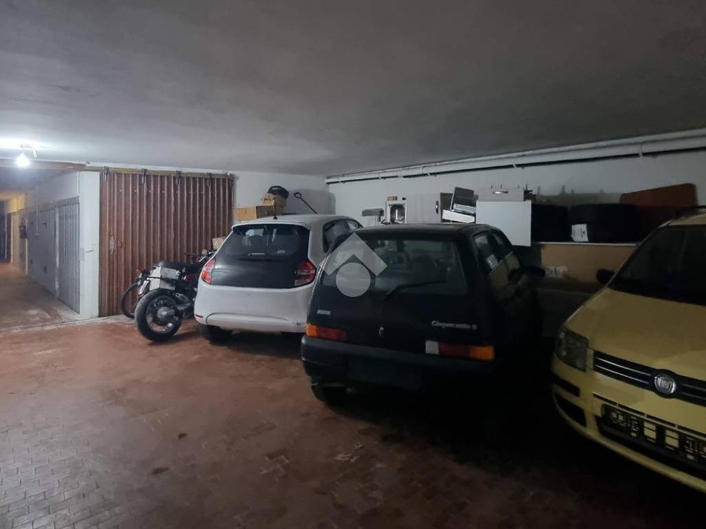 locale commerciale in vendita a Malgrate