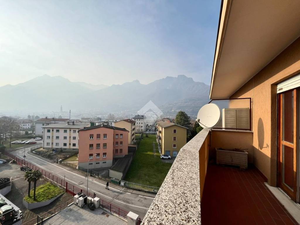 appartamento in vendita a Malgrate