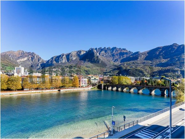 appartamento in vendita a Malgrate in zona Centro