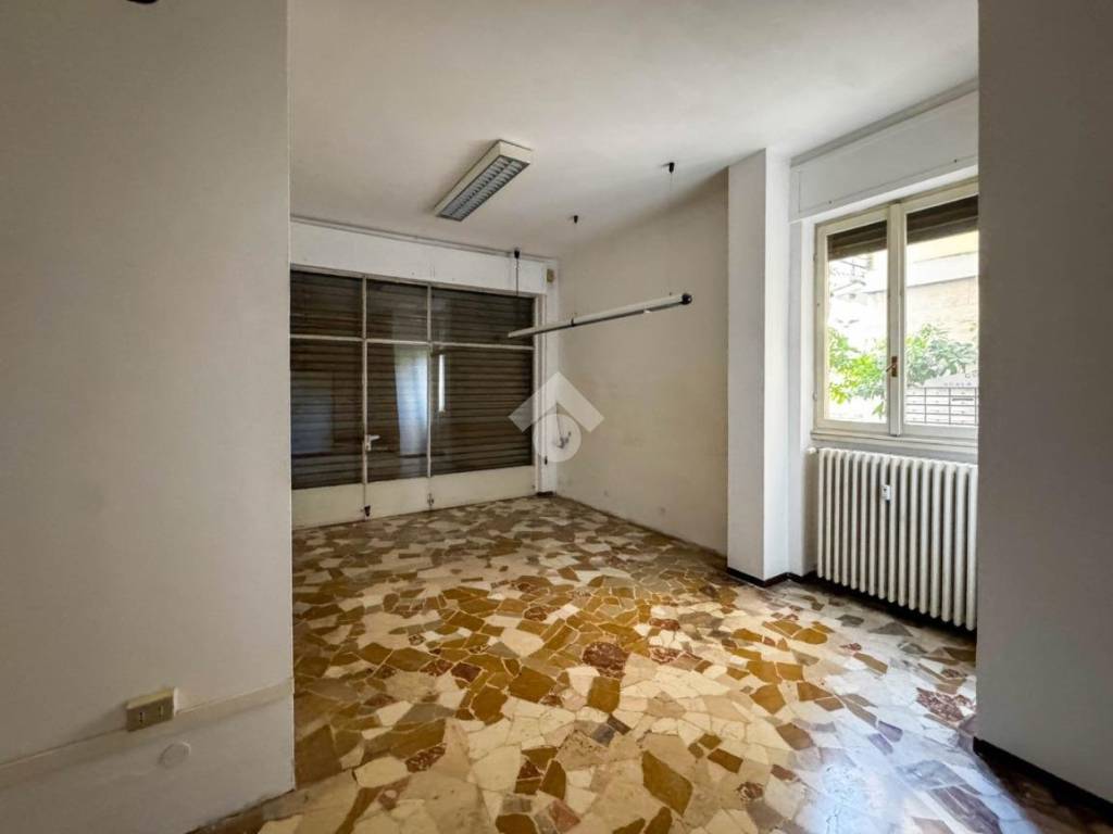 negozio in vendita a Malgrate