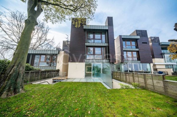 casa indipendente in vendita a Malgrate