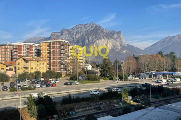 appartamento in vendita a Malgrate in zona Gaggio