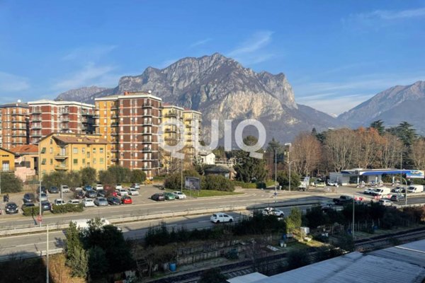 appartamento in vendita a Malgrate in zona Gaggio