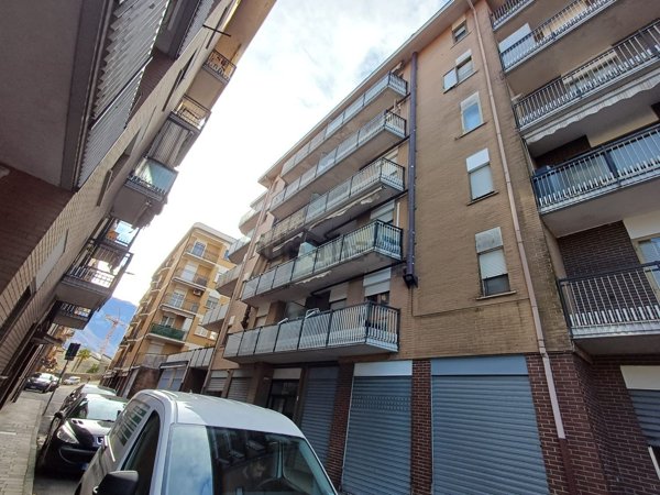 appartamento in vendita a Malgrate in zona Centro