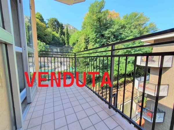 appartamento in vendita a Malgrate in zona Centro