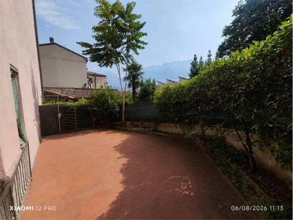 appartamento in vendita a Malgrate in zona Centro