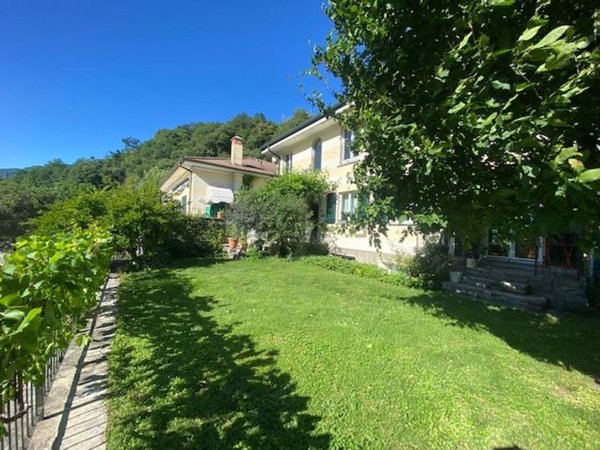 casa indipendente in vendita a Mandello del Lario