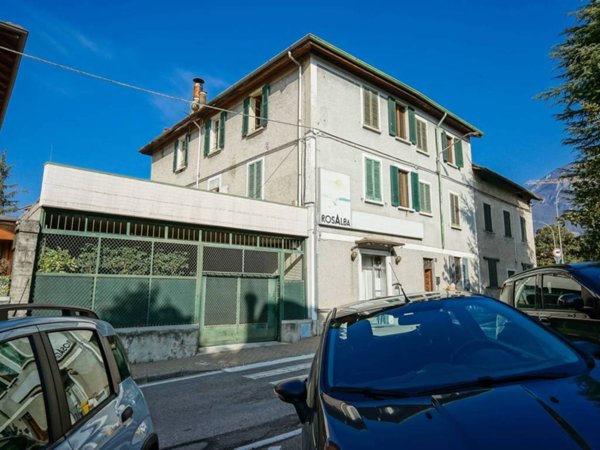 esavano in vendita a Mandello del Lario