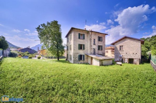 casa indipendente in vendita a Mandello del Lario
