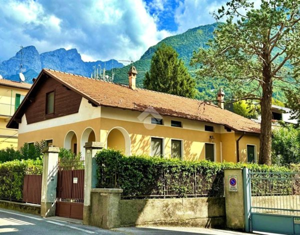 casa indipendente in vendita a Mandello del Lario