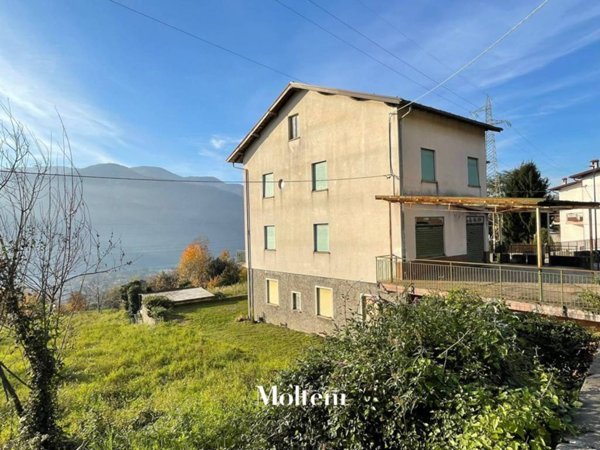 casa indipendente in vendita a Mandello del Lario in zona Maggiana