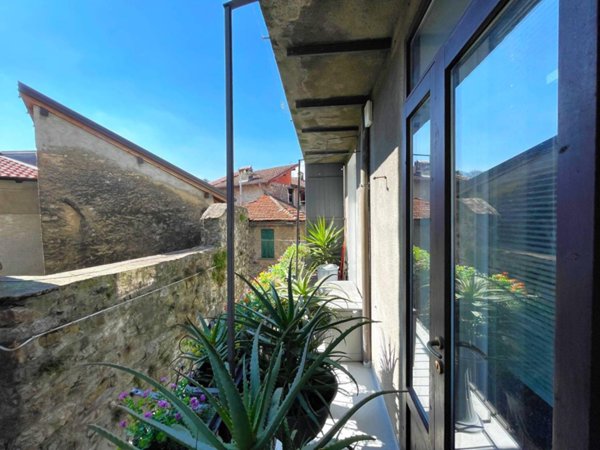 casa indipendente in vendita a Mandello del Lario