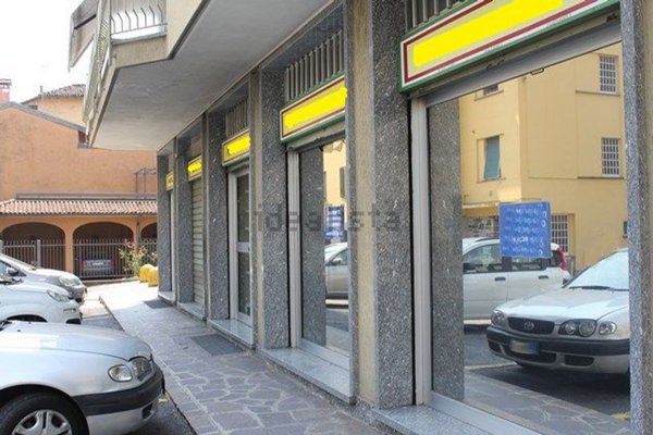 locale commerciale in vendita a Mandello del Lario