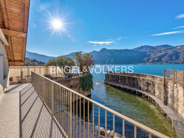 casa indipendente in vendita a Mandello del Lario in zona Olcio