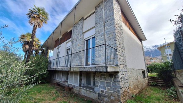 casa indipendente in vendita a Mandello del Lario