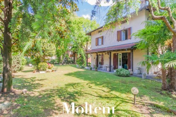 casa indipendente in vendita a Mandello del Lario