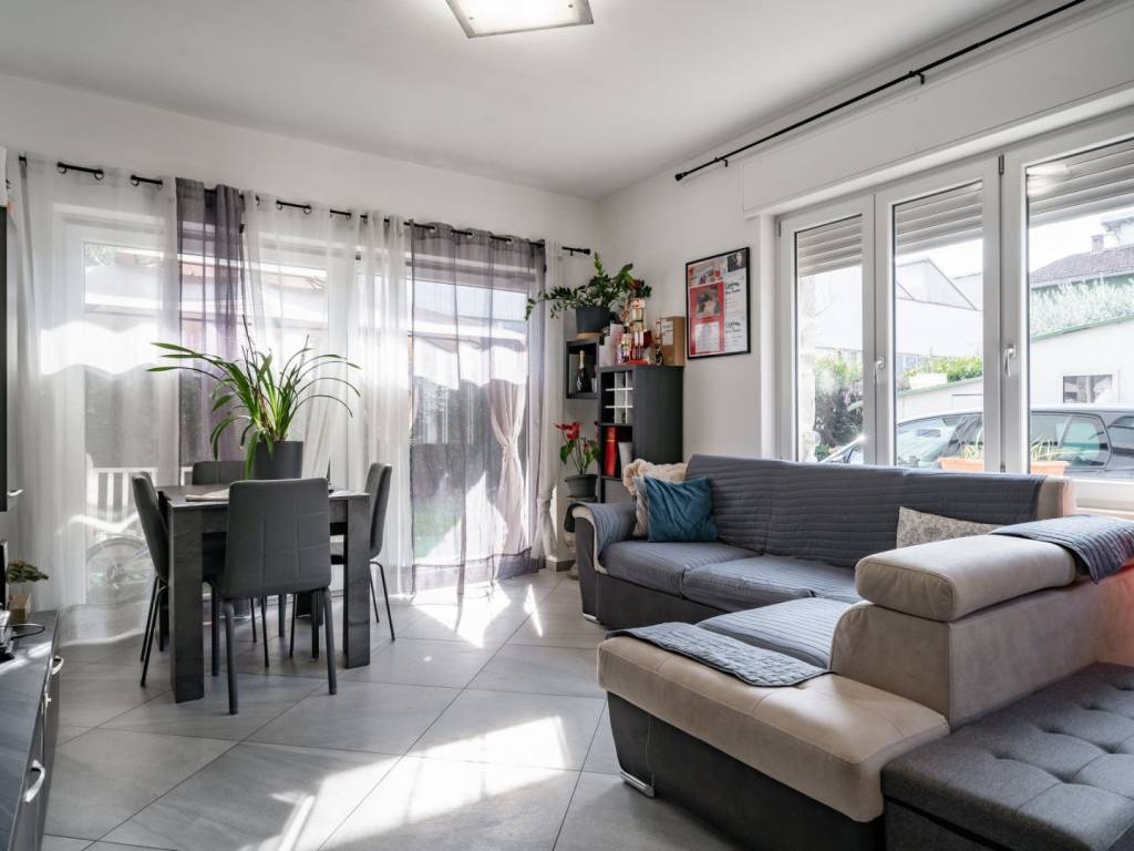 appartamento in vendita a Mandello del Lario